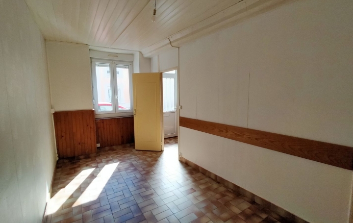 Maison de ville VILLAINES-LA-JUHEL (53700)  126 m2 96 000 € 