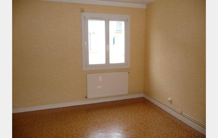 Maison de ville VILLAINES-LA-JUHEL (53700)  126 m2 96 000 € 