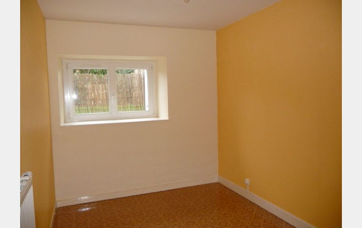 Maison de ville VILLAINES-LA-JUHEL (53700)  126 m2 96 000 € 