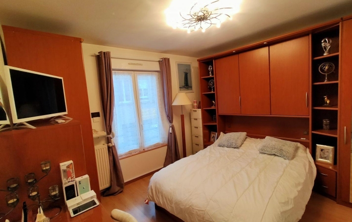 Maison de ville VILLAINES-LA-JUHEL (53700)  290 m2 190 000 € 