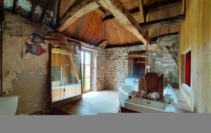 Maison LE HAM (53250)  100 m2 32 000 € 