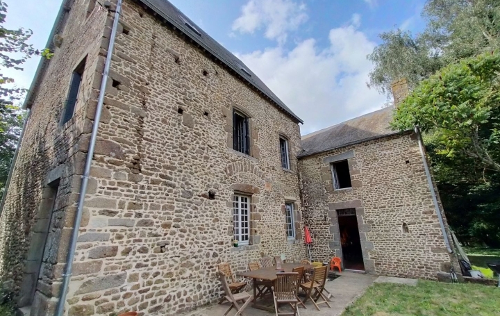 Propriété TRANS (53160)  219 m2 270 400 € 