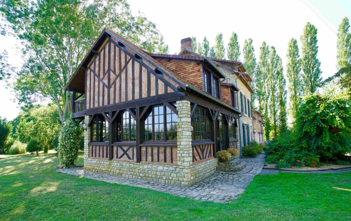 Réseau Immo-diffusion : Domaine  ESSAY  533 m2 960 000 € 