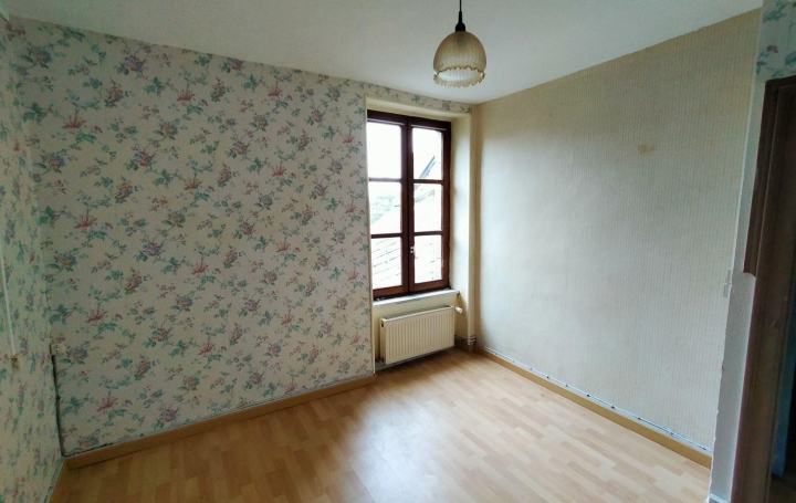 Maison de village LIGNIERES-ORGERES (53140)  62 m2 33 000 € 