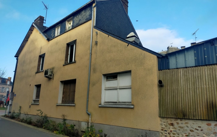 Maison de ville VILLAINES-LA-JUHEL (53700)  106 m2 75 000 € 