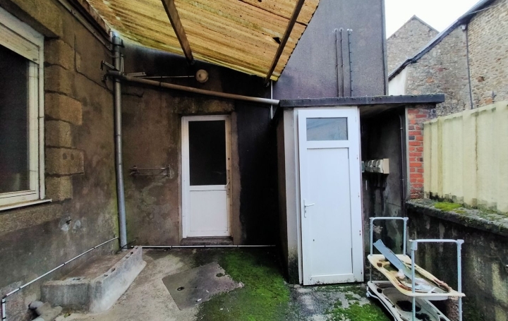 Maison de ville VILLAINES-LA-JUHEL (53700)  180 m2 90 500 € 