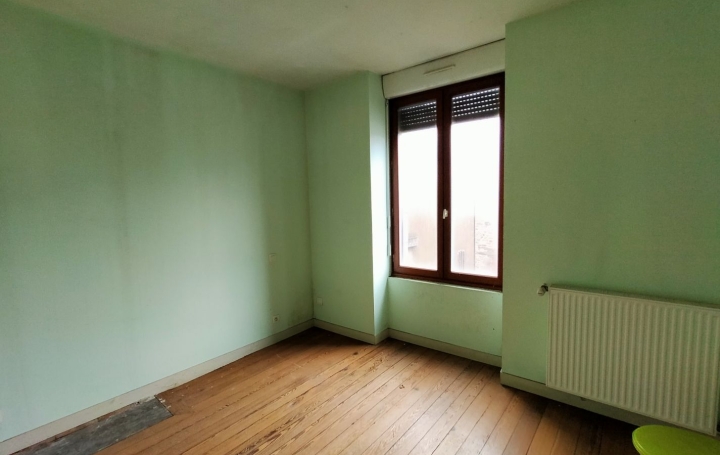 Maison de ville VILLAINES-LA-JUHEL (53700)  180 m2 90 500 € 