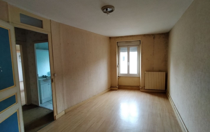 Maison de ville VILLAINES-LA-JUHEL (53700)  165 m2 96 000 € 