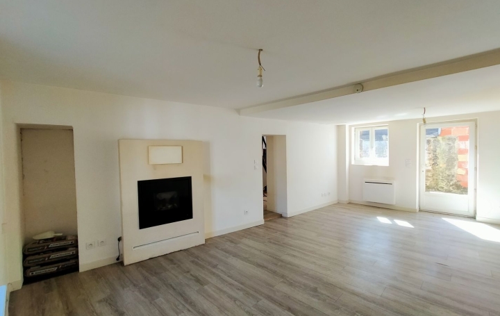 Maison de village COURCITE (53700)  106 m2 80 500 € 