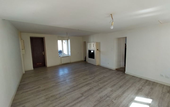 Maison de village COURCITE (53700)  106 m2 80 500 € 