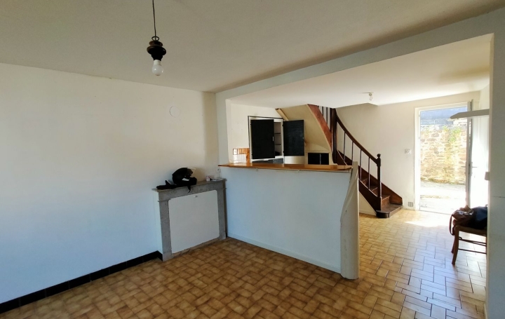 Maison de village COURCITE (53700)  106 m2 80 500 € 