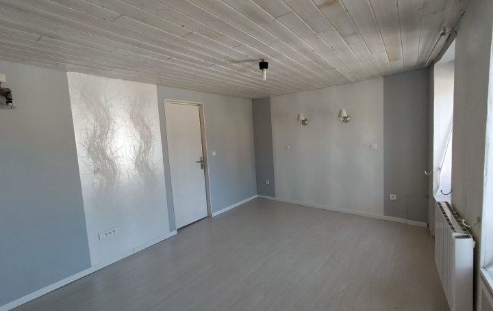 Maison de village COURCITE (53700)  106 m2 80 500 € 
