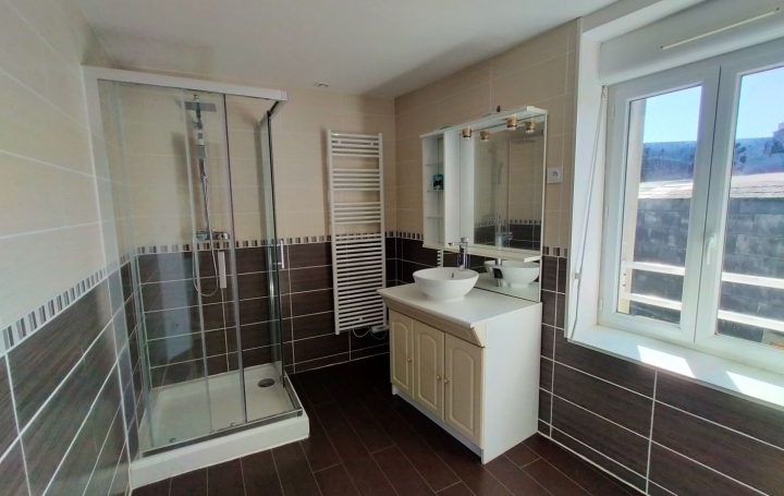 Maison de village COURCITE (53700)  106 m2 80 500 € 