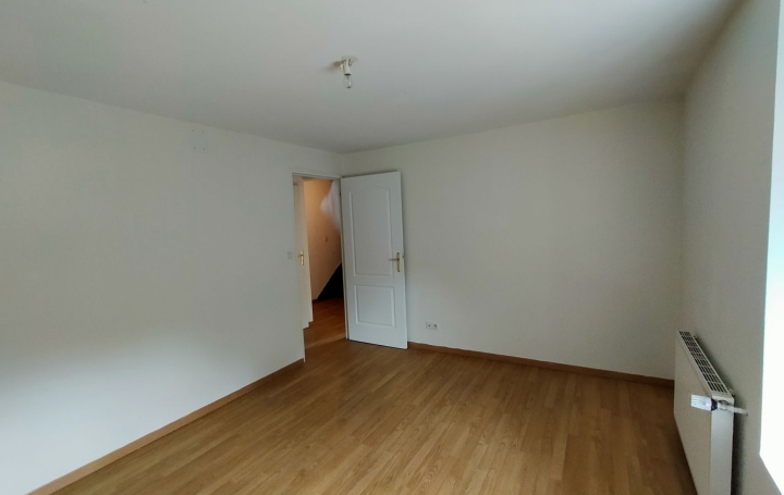 Maison de village SOUGE-LE-GANELON (72130)  93 m2 70 000 € 