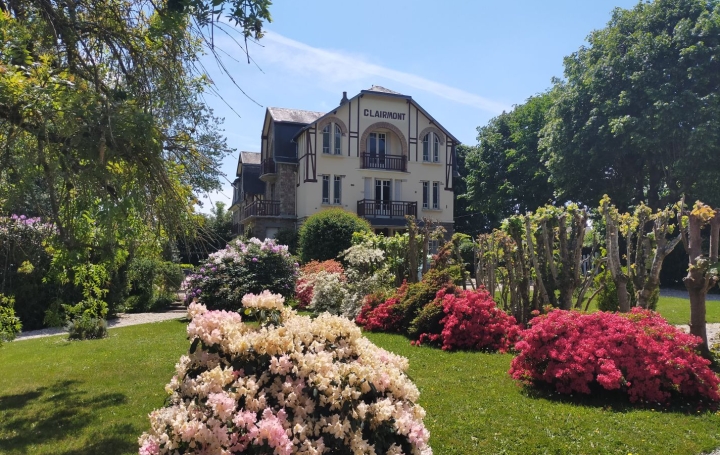 Propriété BAGNOLES-DE-L'ORNE (61140)  900 m2 878 800 € 