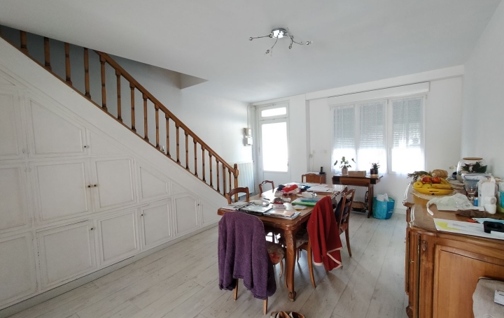 Maison de ville VILLAINES-LA-JUHEL (53700)  165 m2 90 500 € 