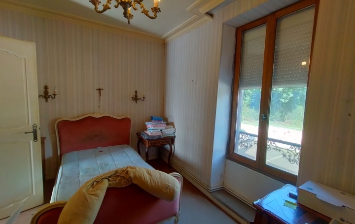 Maison de ville VILLAINES-LA-JUHEL (53700)  165 m2 90 500 € 