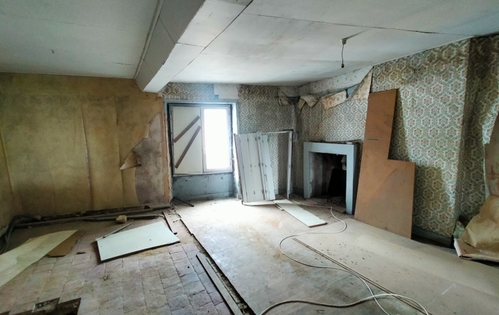 Maison de ville VILLAINES-LA-JUHEL (53700)  49 m2 43 200 € 