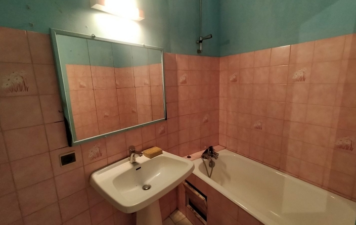 Maison de ville VILLAINES-LA-JUHEL (53700)  49 m2 43 200 € 