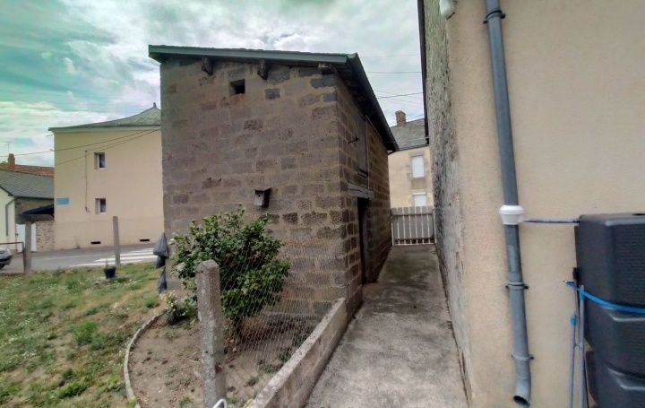 Maison de ville VILLAINES-LA-JUHEL (53700)  80 m2 63 000 € 