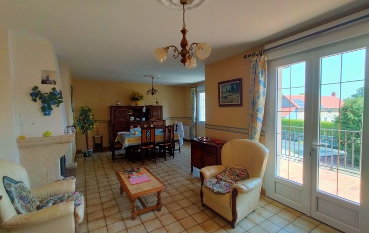 Maison VILLAINES-LA-JUHEL (53700)  93 m2 149 500 € 