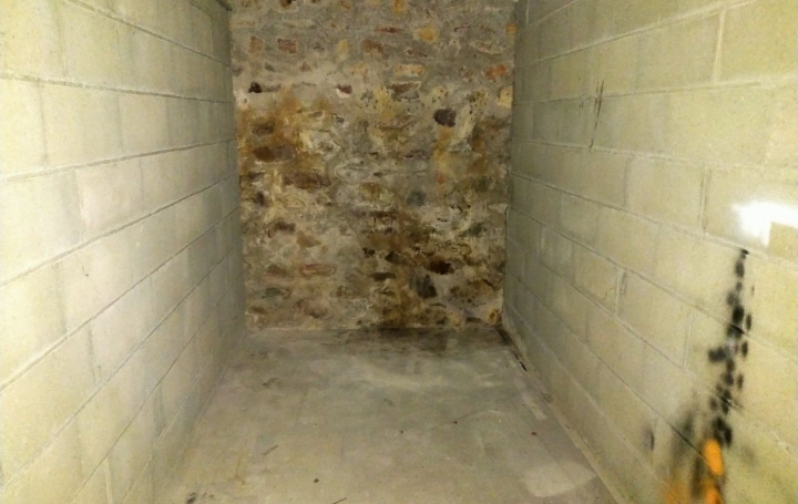 Studio VILLAINES-LA-JUHEL (53700)  21 m2 33 000 € 