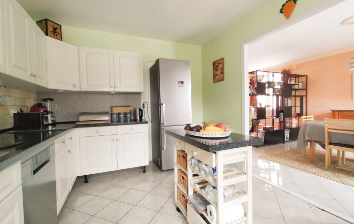 Maison VILLAINES-LA-JUHEL (53700)  98 m2 178 000 € 