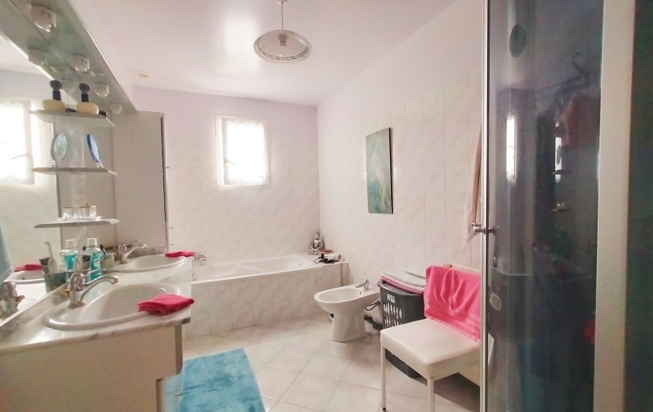 Maison VILLAINES-LA-JUHEL (53700)  98 m2 178 000 € 