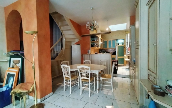 Maison de ville VILLAINES-LA-JUHEL (53700)  146 m2 147 500 € 