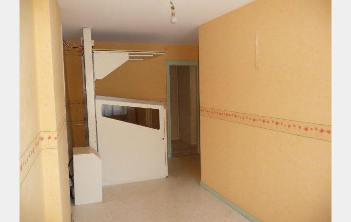 Maison de village PRE-EN-PAIL-SAINT-SAMSON (53140)  69 m2 44 200 € 