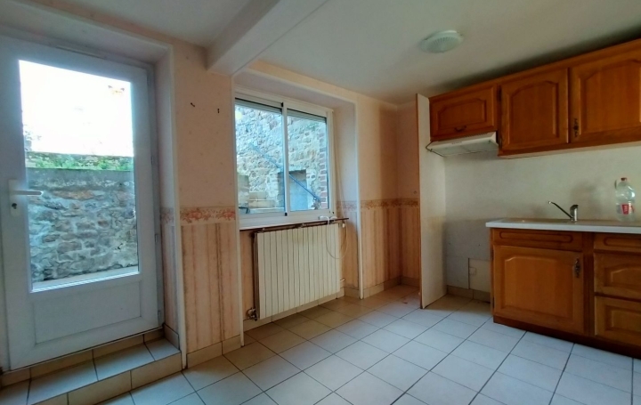 Maison de ville VILLAINES-LA-JUHEL (53700)  102 m2 44 200 € 