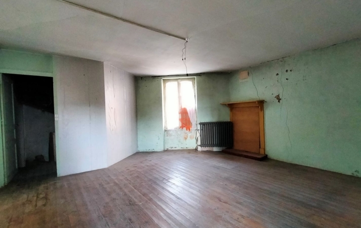 Maison de ville VILLAINES-LA-JUHEL (53700)  102 m2 44 200 € 