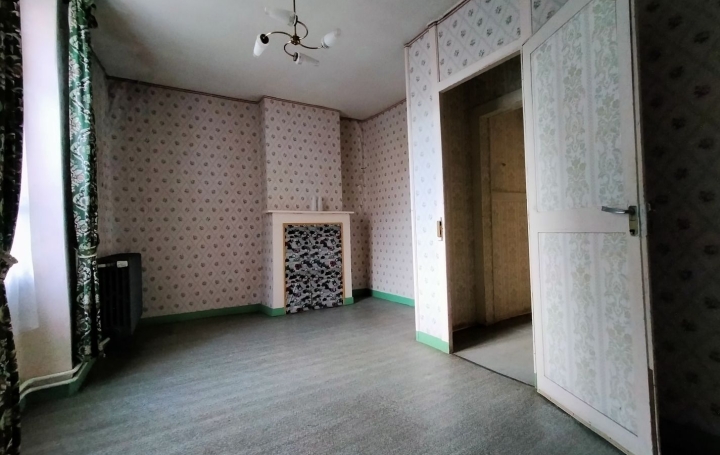 Maison de ville VILLAINES-LA-JUHEL (53700)  102 m2 44 200 € 