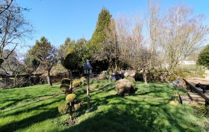 Propriété SOUGE-LE-GANELON (72130)  238 m2 357 075 € 