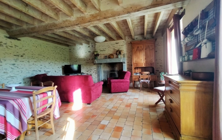 Propriété SAINT-GERMAIN-DE-COULAMER (53700)  166 m2 343 200 € 