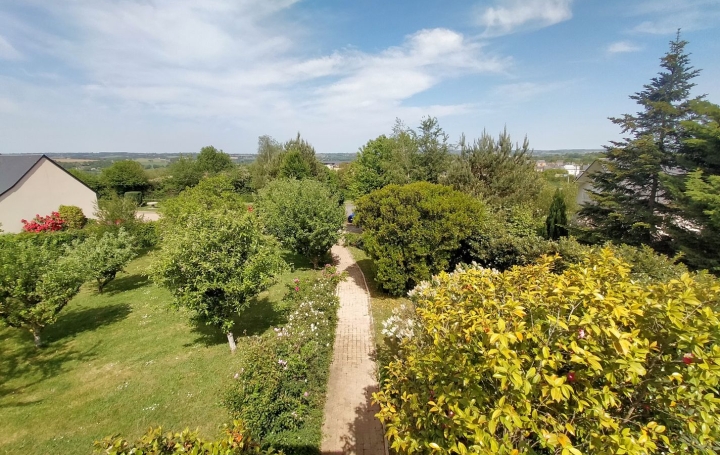 Maison SAINT-GERMAIN-DE-COULAMER (53700)  188 m2 270 400 € 