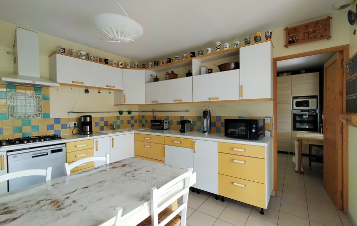 Maison SAINT-GERMAIN-DE-COULAMER (53700)  188 m2 270 400 € 
