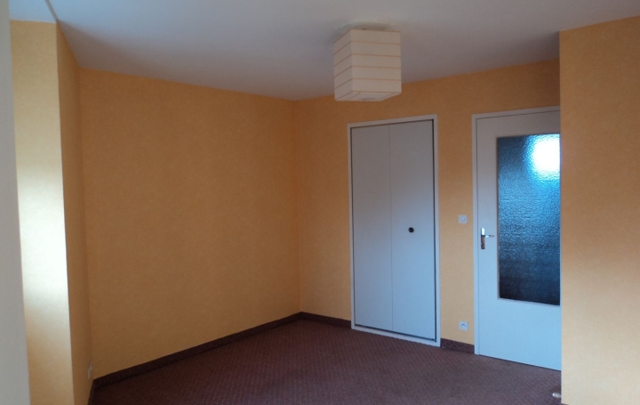 Maison VILLAINES-LA-JUHEL (53700)  95 m2 77 500 € 