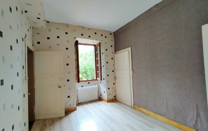 Maison de village COURCITE (53700)  100 m2 96 000 € 