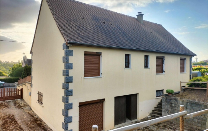 Maison SAINT-AUBIN-DE-LOCQUENAY (72130)  98 m2 147 500 € 