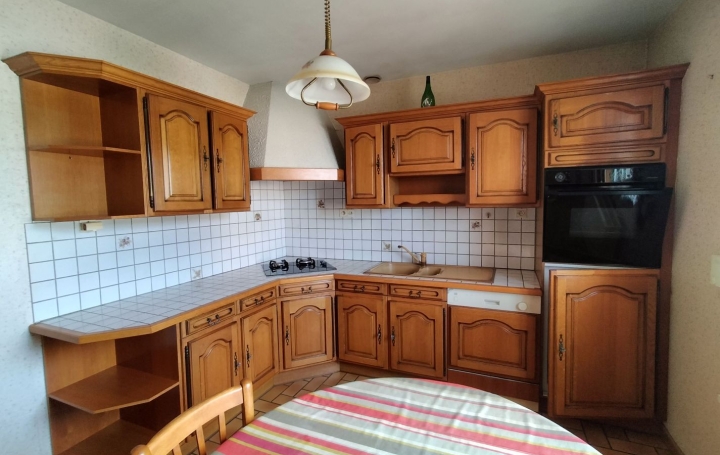 Maison VILLAINES-LA-JUHEL (53700)  81 m2 106 000 € 