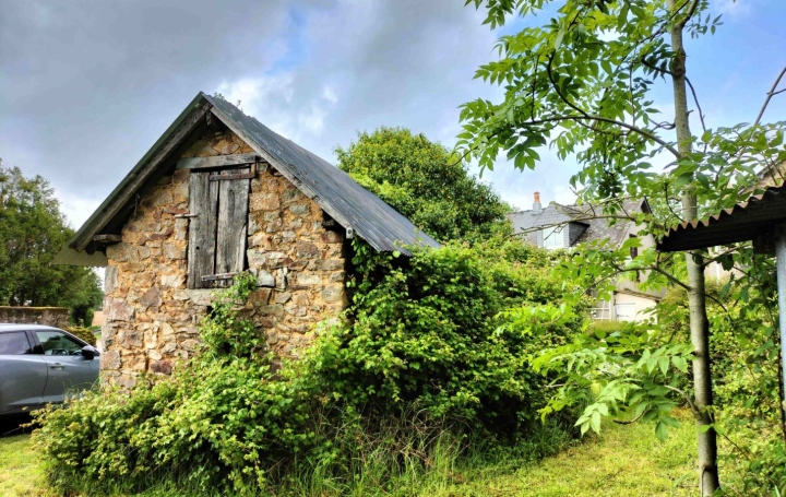Maison LE HAM (53250)  114 m2 80 500 € 