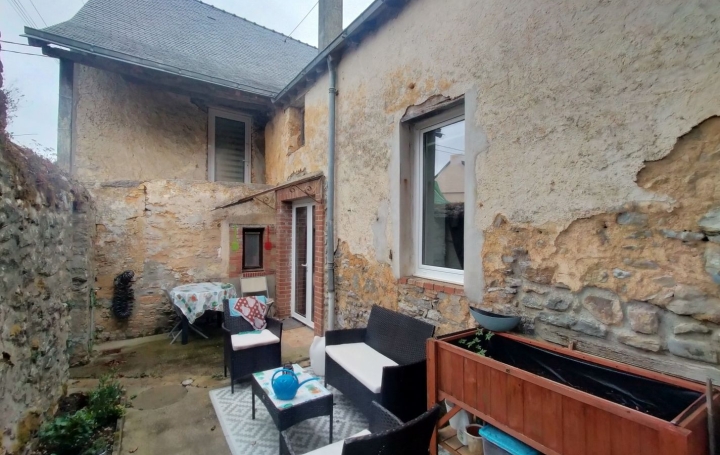 Maison de village CHEMERE-LE-ROI (53340)  118 m2 137 000 € 