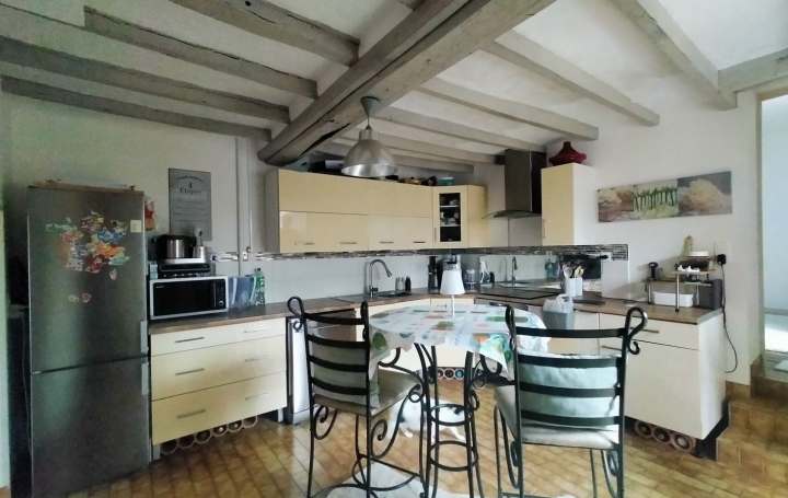 Maison de village CHEMERE-LE-ROI (53340)  118 m2 137 000 € 