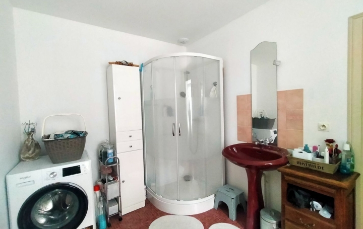 Maison de village CHEMERE-LE-ROI (53340)  118 m2 137 000 € 