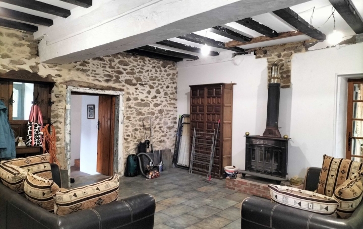 Maison LA CHAPELLE-AU-RIBOUL (53440)  125 m2 75 000 € 