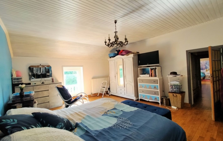 Maison GESVRES (53370)  198 m2 239 200 € 