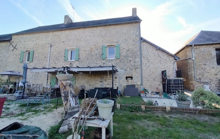 Maison GESVRES (53370)  198 m2 239 200 € 