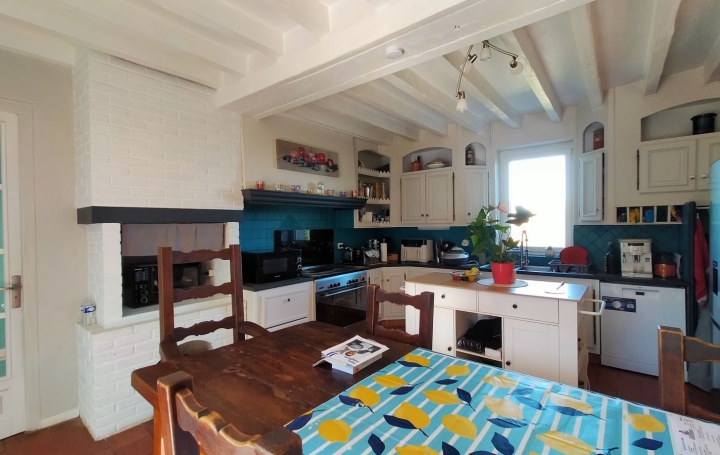 Maison GESVRES (53370)  198 m2 239 200 € 