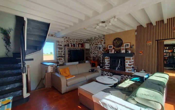 Maison GESVRES (53370)  198 m2 239 200 € 